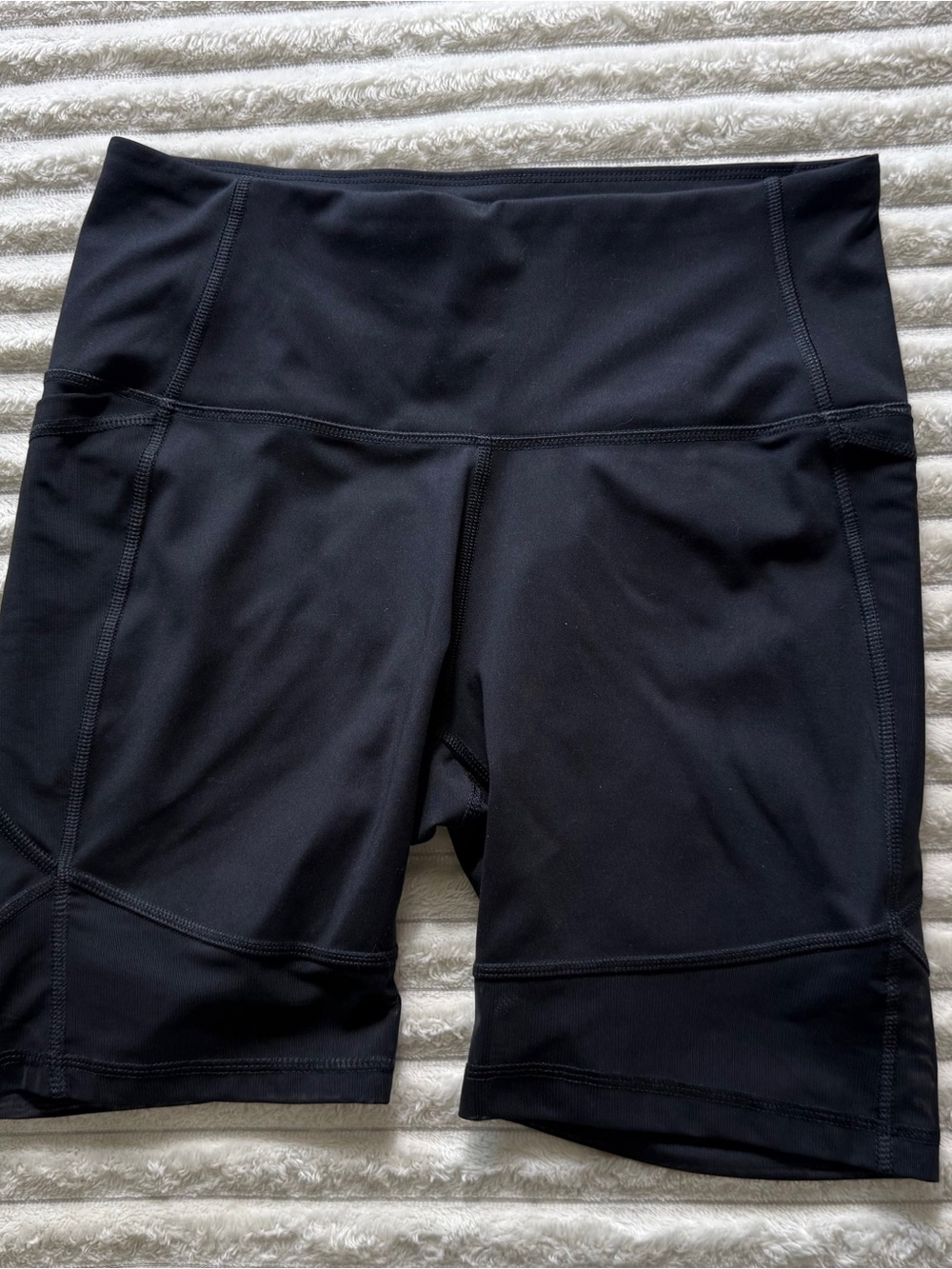 All in Motion Women’s Black Solid Biker Shorts Knit Pockets Stretch Sz M